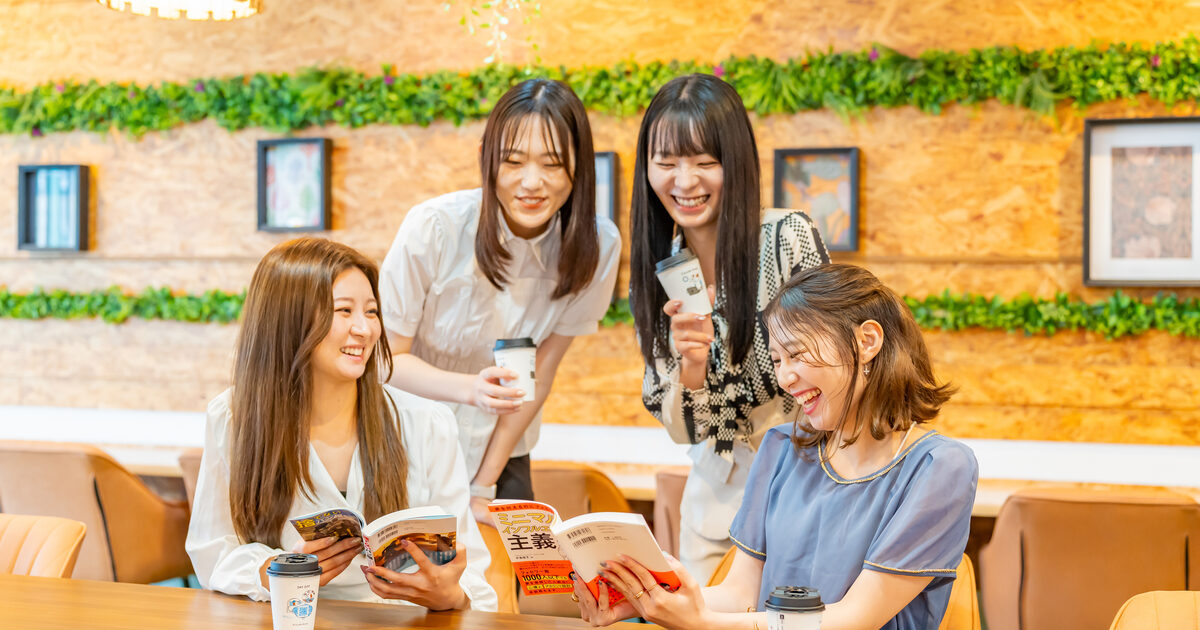 セルフカフェで仲間と勉強や作業をする利用イメージ